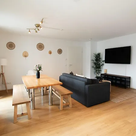 Central Apartment 4 Bedrooms For Up To 12 Guests