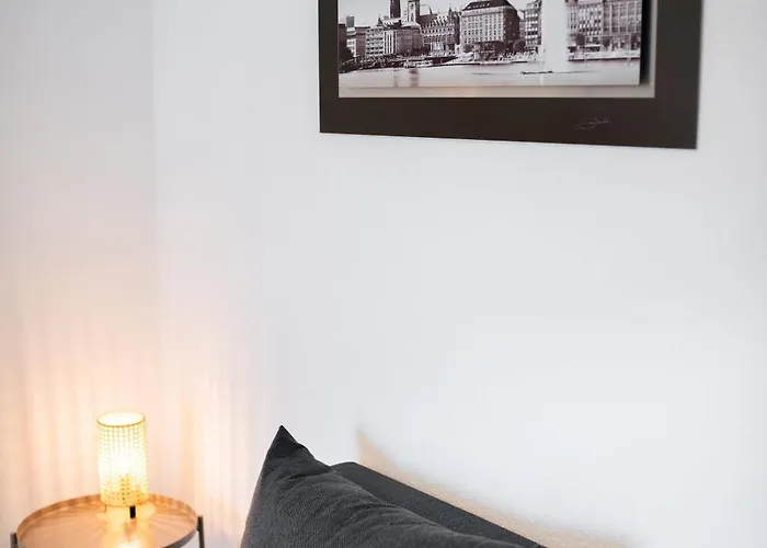 4 Bedrooms For Up To 12 Guests