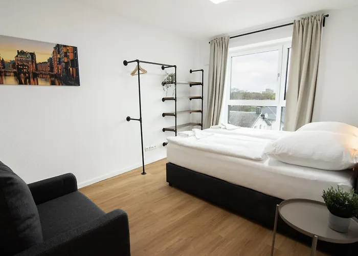 4 Bedrooms For Up To 12 Guests *